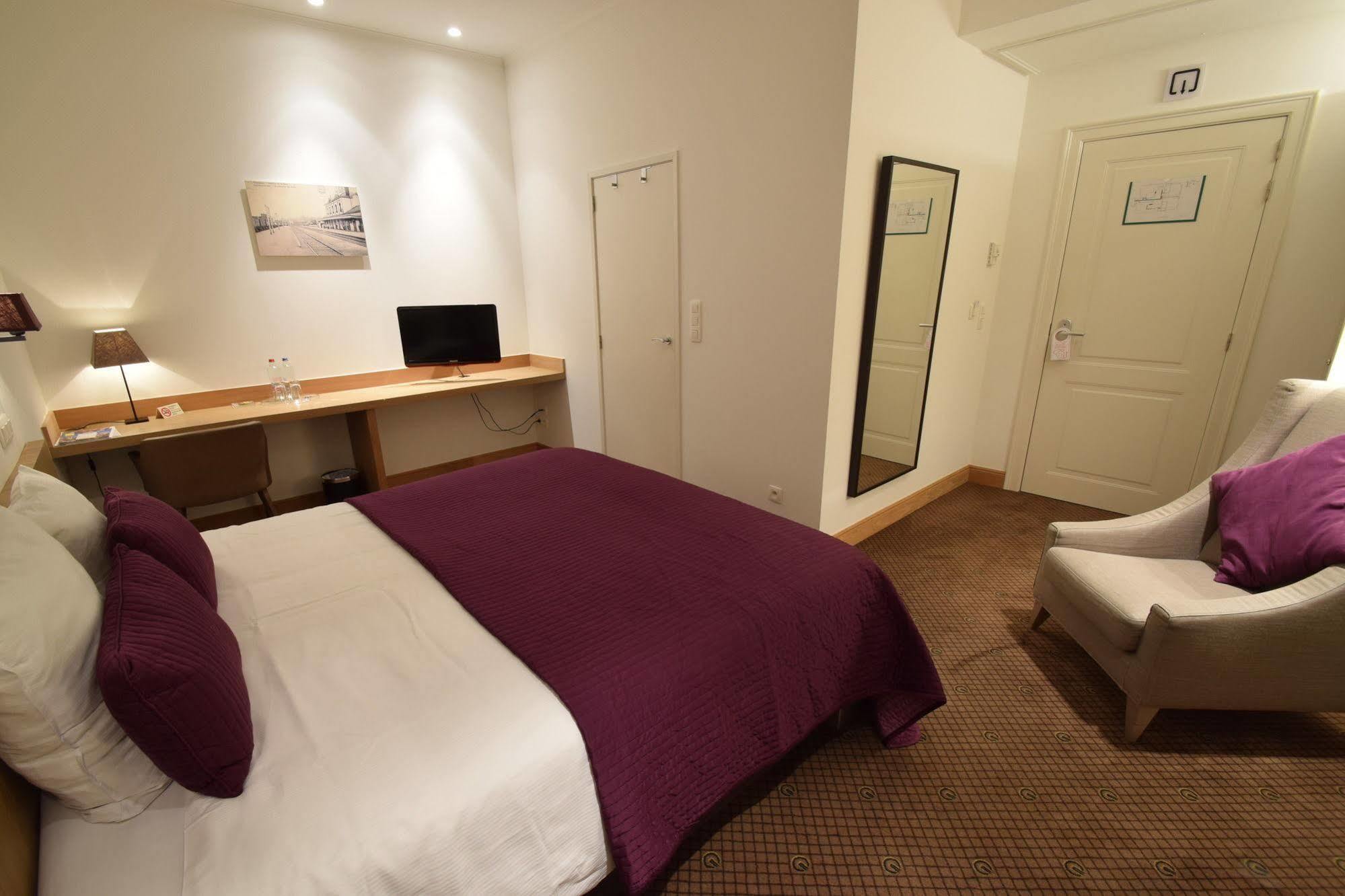 Hotel Geeraard เคราร์ดชแบร์เคน ภายนอก รูปภาพ