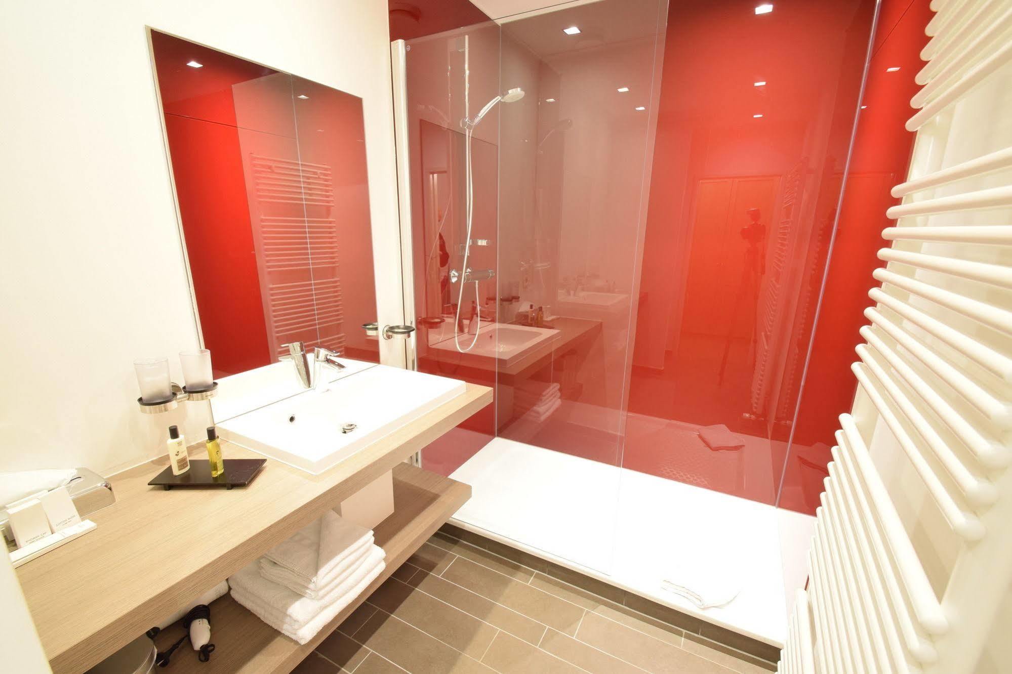 Hotel Geeraard เคราร์ดชแบร์เคน ภายนอก รูปภาพ