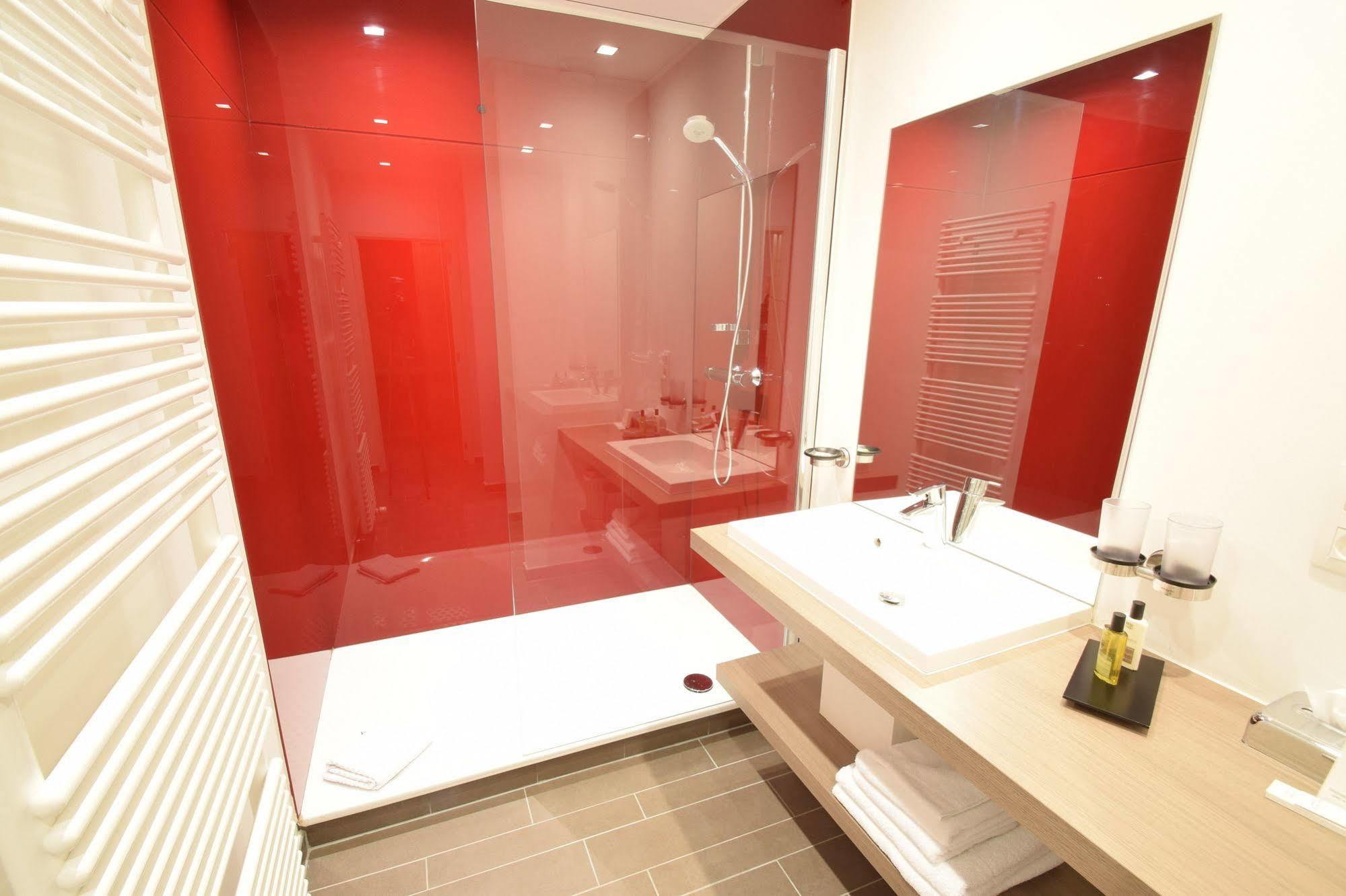 Hotel Geeraard เคราร์ดชแบร์เคน ภายนอก รูปภาพ